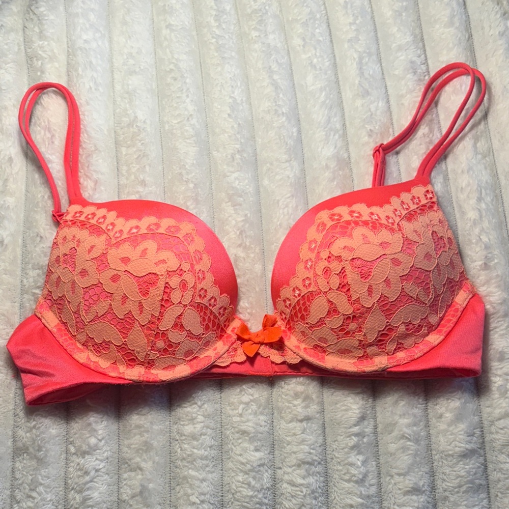 Victorias Secret Lace Coral Very Sexy Push Up Bra new